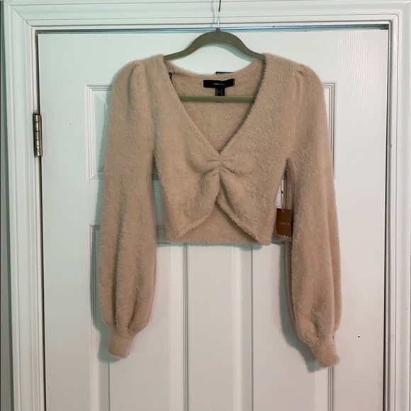 Forever 21 long sleeve crop top. NWT - Picture 2 of 5